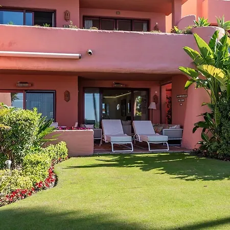 Frontline Luxury Ground Floor Apartment *